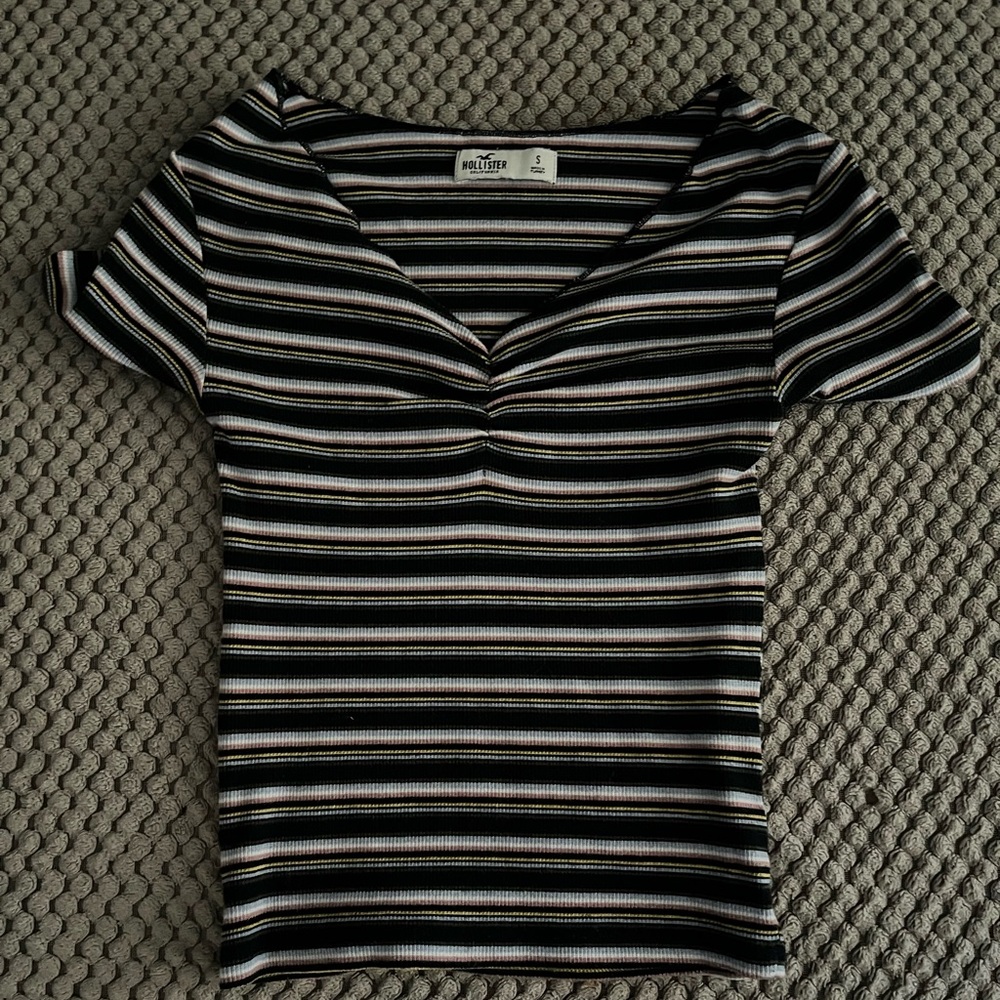 Hollister top perfect for the summer / spring